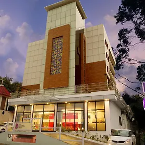 Hotel The Blooms Cochin